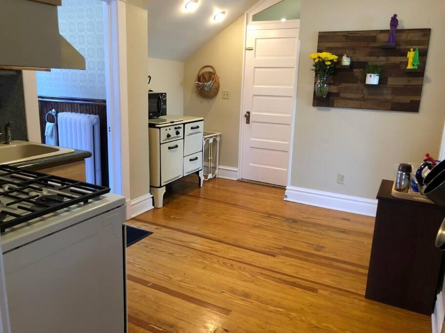 New! Apartment In Historic Mansion. Location! Views! DEN Exterior foto