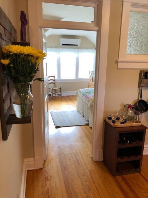 New! Apartment In Historic Mansion. Location! Views! DEN Exterior foto
