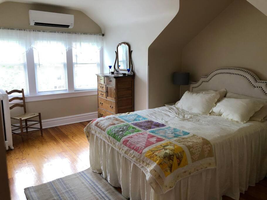 New! Apartment In Historic Mansion. Location! Views! DEN Exterior foto