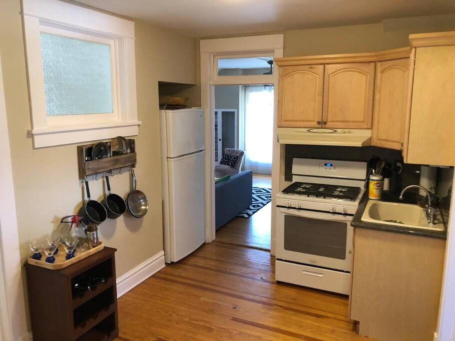 New! Apartment In Historic Mansion. Location! Views! DEN Exterior foto